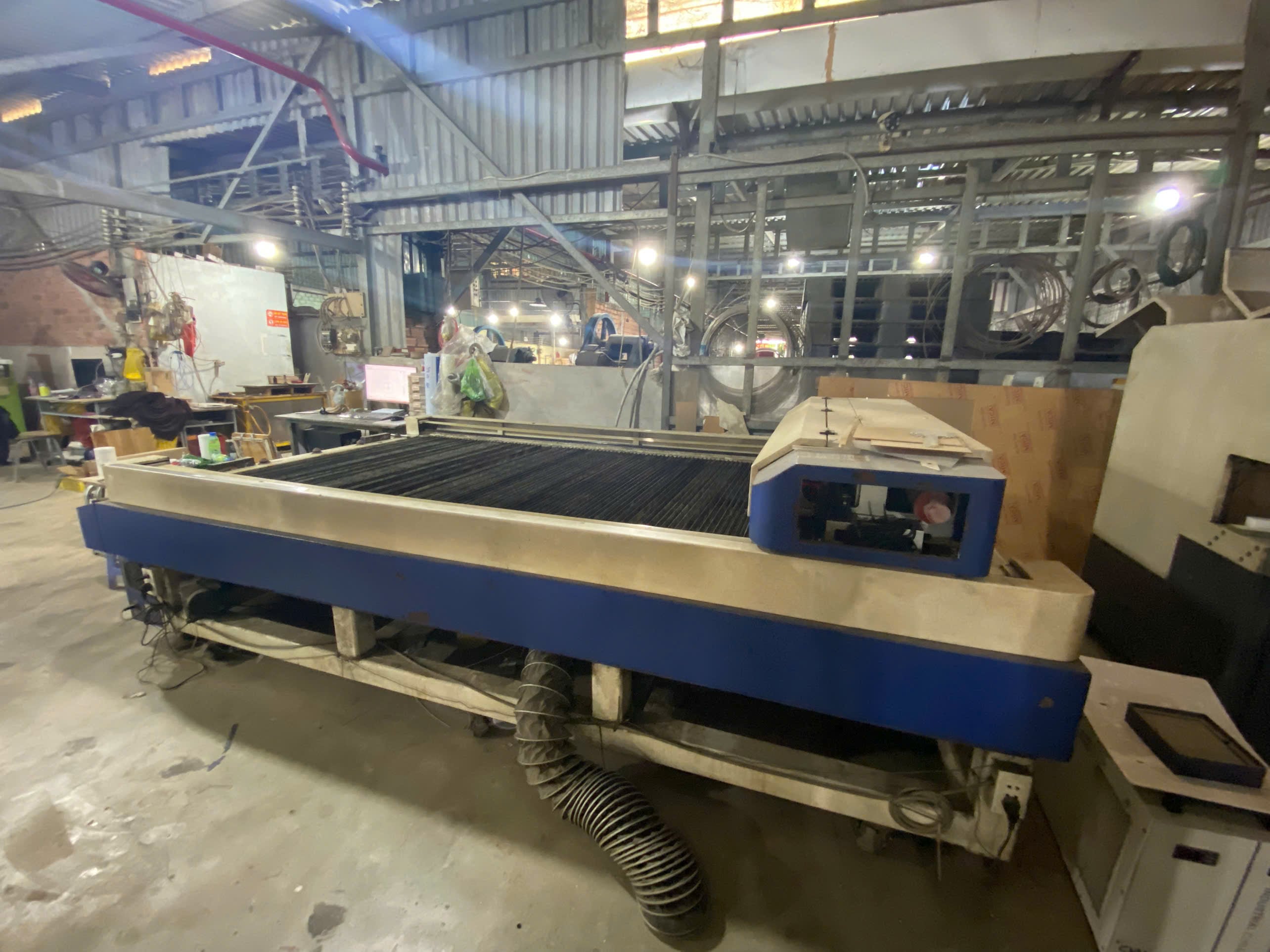 Laser cutting machine 1